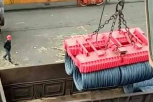 LM42系列超铜吸力吸吊4捆田字形摆放的盘圆电磁铁